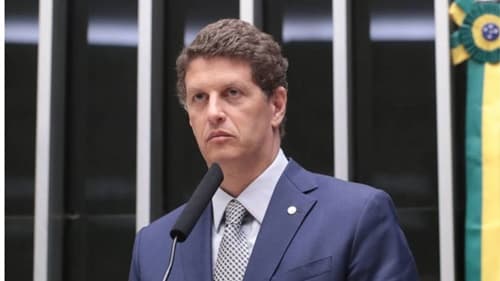 Ricardo Salles desiste de candidatura ao Senado após receber R$ 4,5 milhões para campanha