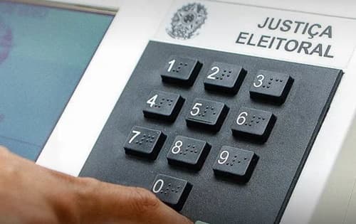 TSE não anunciou novo modelo de urna eletrônica para as Eleições 2026