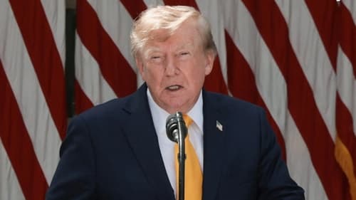 Trump sugere que EUA podem permanecer no Irã e cita petróleo como fator estratégico