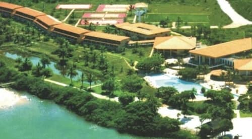 Famoso resort de luxo na Bahia, fechado há 14 anos, é alvo de invasões constantes