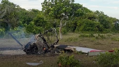 Avião pequeno cai em prado e deixa uma vítima fatal no Extremo Sul da Bahia