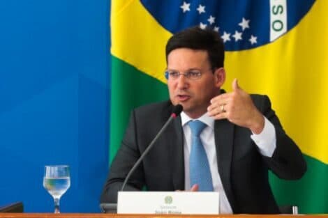 Auxílio Brasil começa a ser pago em novembro, diz João Roma
