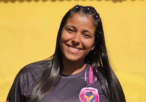 Ibirataia se despede de Francine Costa dos Santos, atleta de vôlei que morreu aos 26 anos