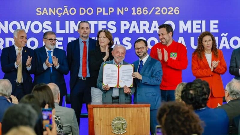 Lula sanciona lei que amplia teto do MEI e perdoa dívidas de microempreendedores