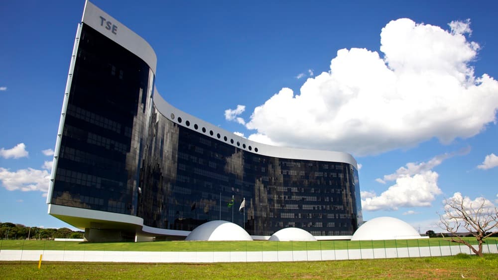 Urnas eletrônicas registraram 34,3 mil votos após as 17h no segundo turno, aponta TSE