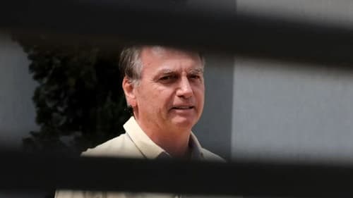 Presença de Bolsonaro em prisão domiciliar gera atrito entre vizinhos
